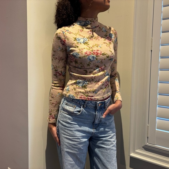 Vintage Floral Mock Neck Long Sleeve Top in Cream - Picture 2 of 4